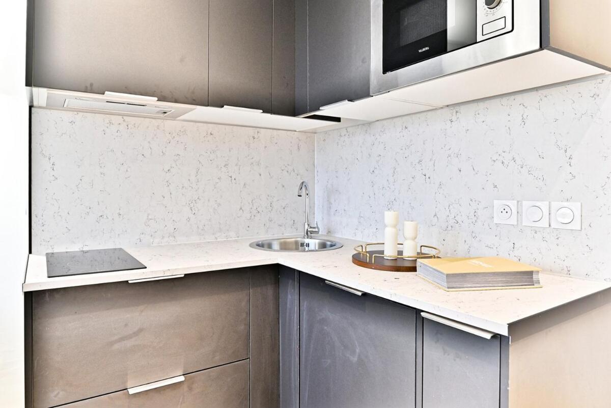 Apartment Parisian Getaway Near Gare De L'est - Ii *